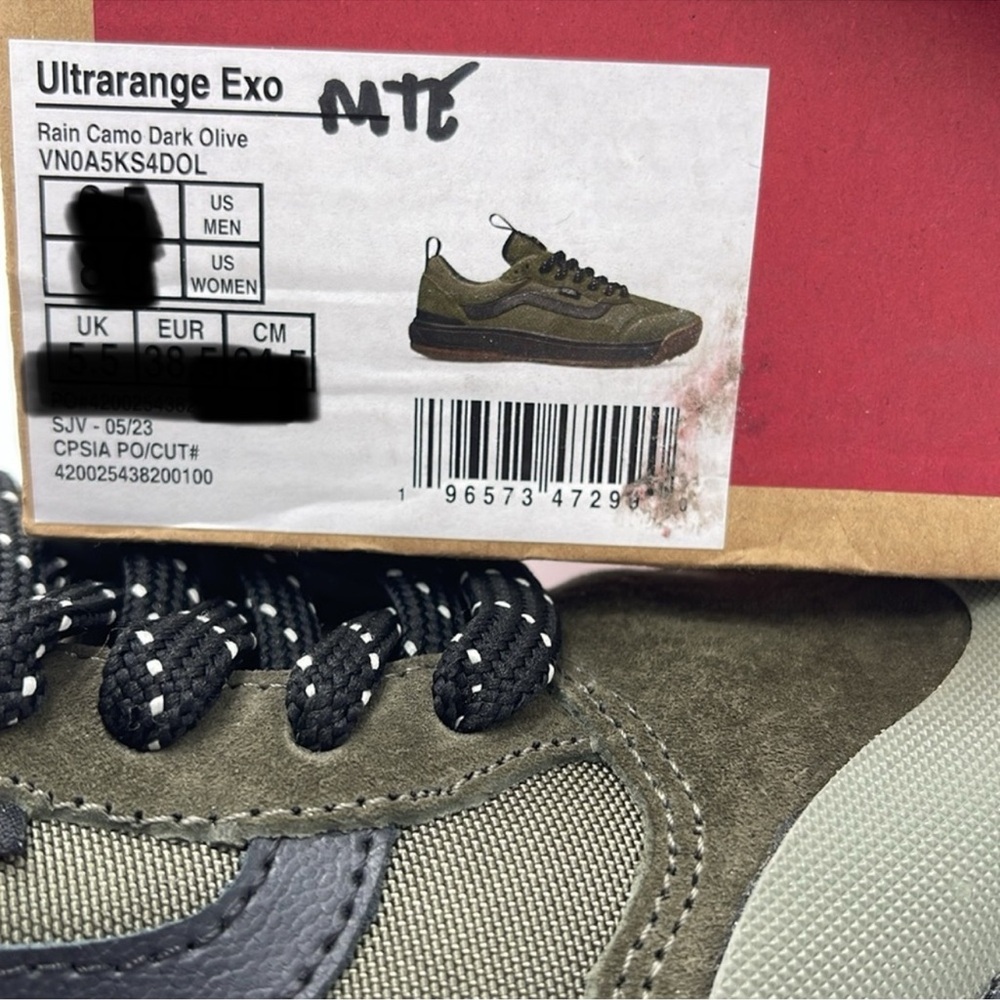 Vans WMNS Olive Green Sneakers Ultrarange Exo
Rain Camo Dark Olive
VN0A5KS4DOL - Picture 16 of 16